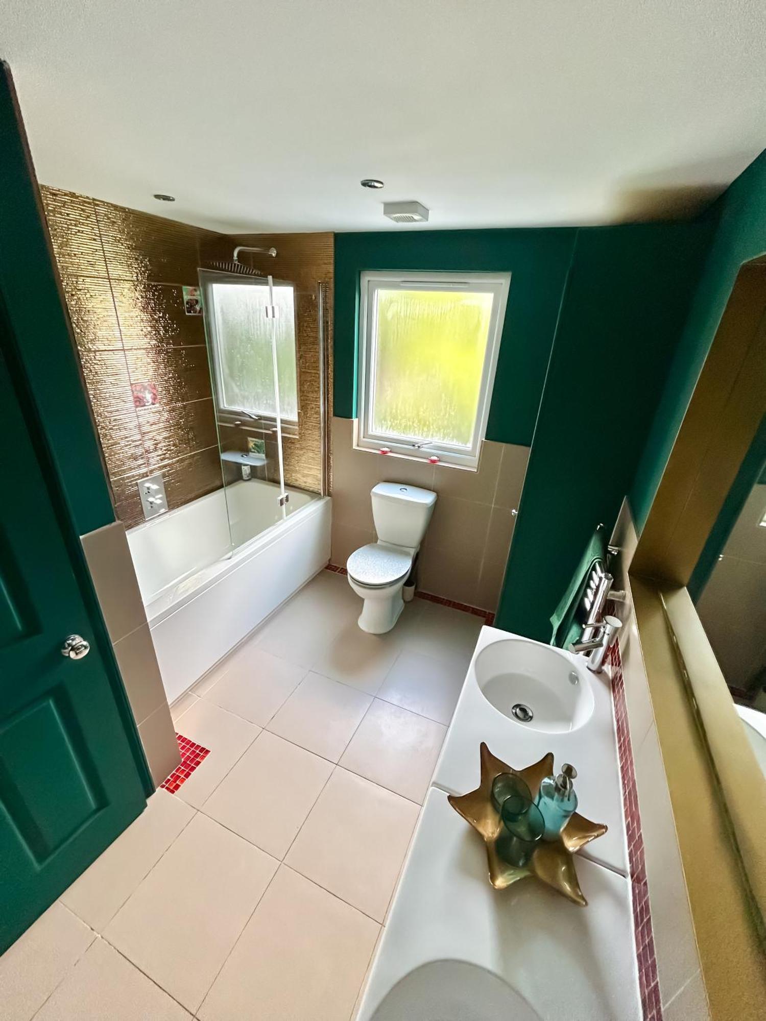 The Crown Loft Ensuite Luxury Accomodation Kingston upon Thames  Eksteriør billede