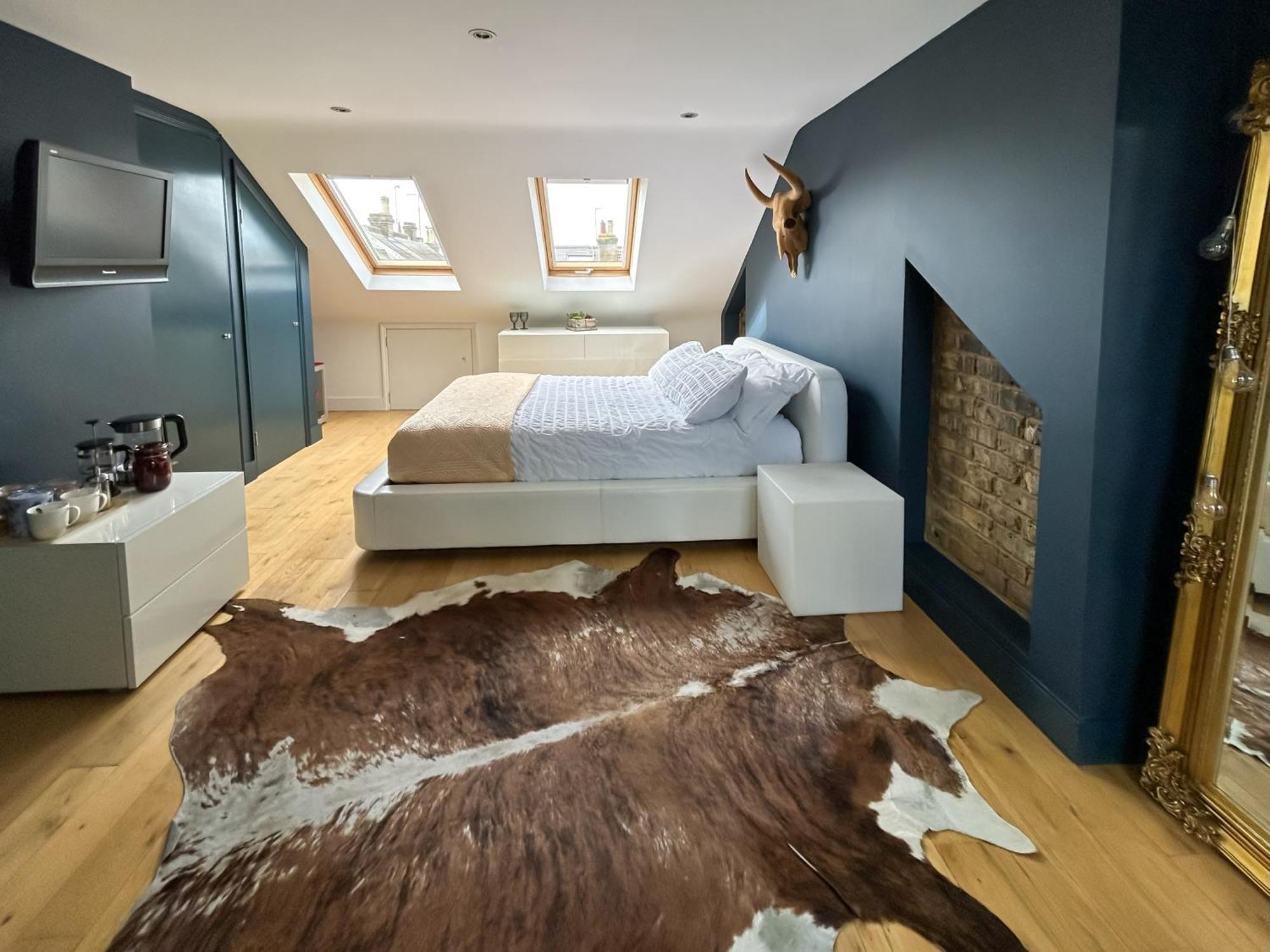 The Crown Loft Ensuite Luxury Accomodation Kingston upon Thames  Eksteriør billede