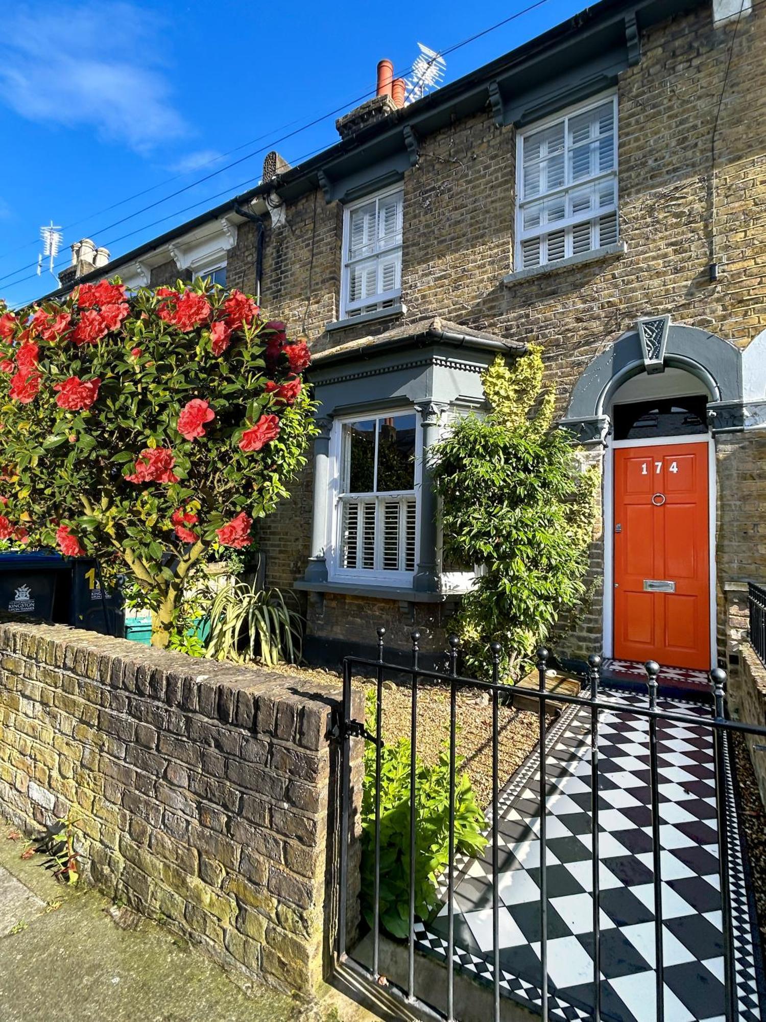 The Crown Loft Ensuite Luxury Accomodation Kingston upon Thames  Eksteriør billede